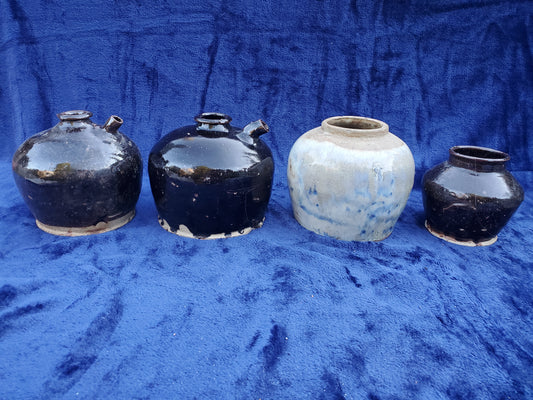 Blue-decorated 19th Century stoneware jar - Vintage