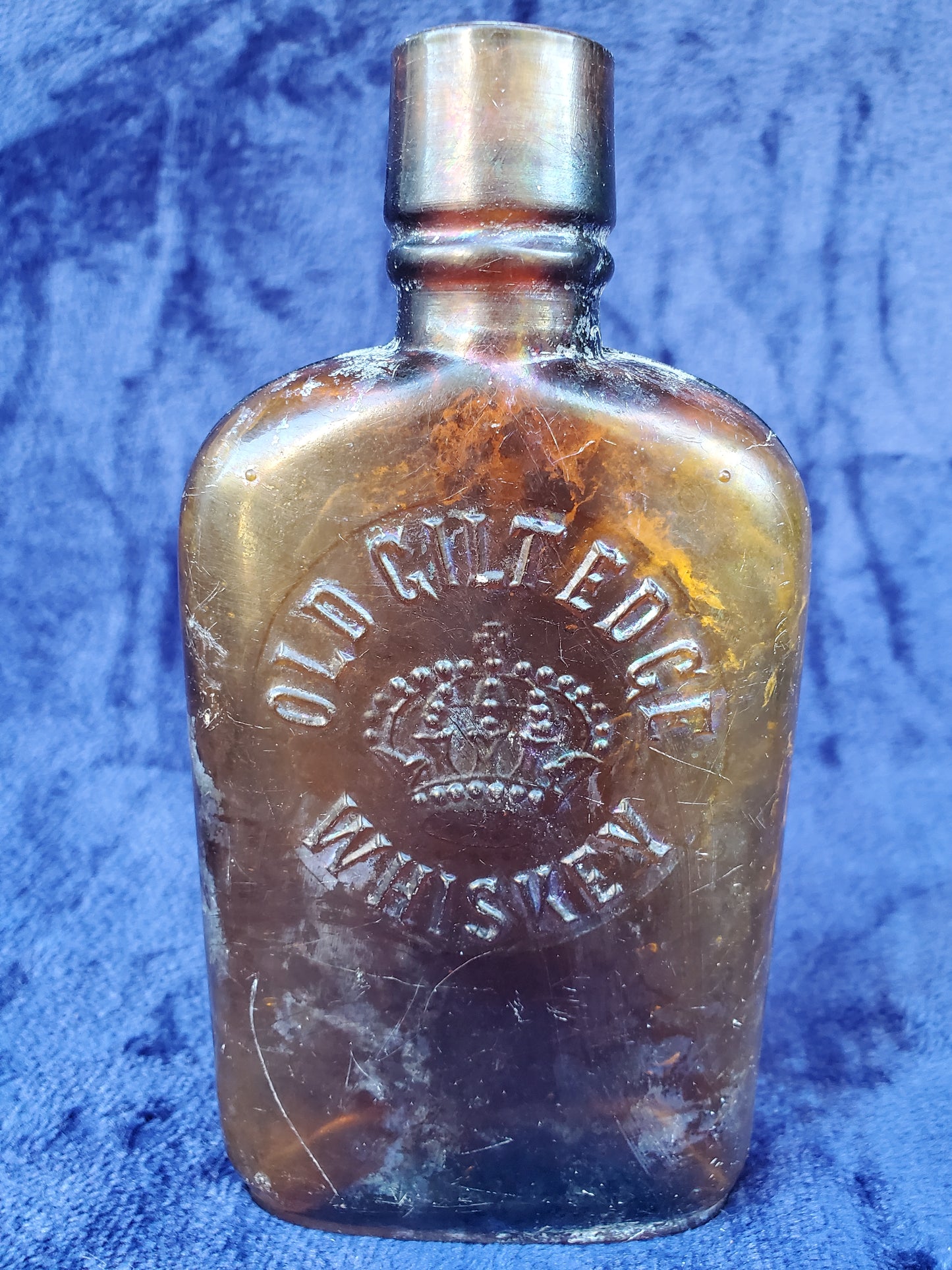 OLD GILT EDGE WHISKEY FLASK (CROWN LOGO) 1900–1915